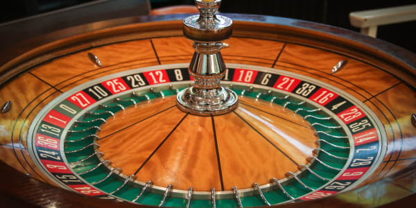 5 Solid Reasons to Play Online Live Roulette Over Land-Based Roulette